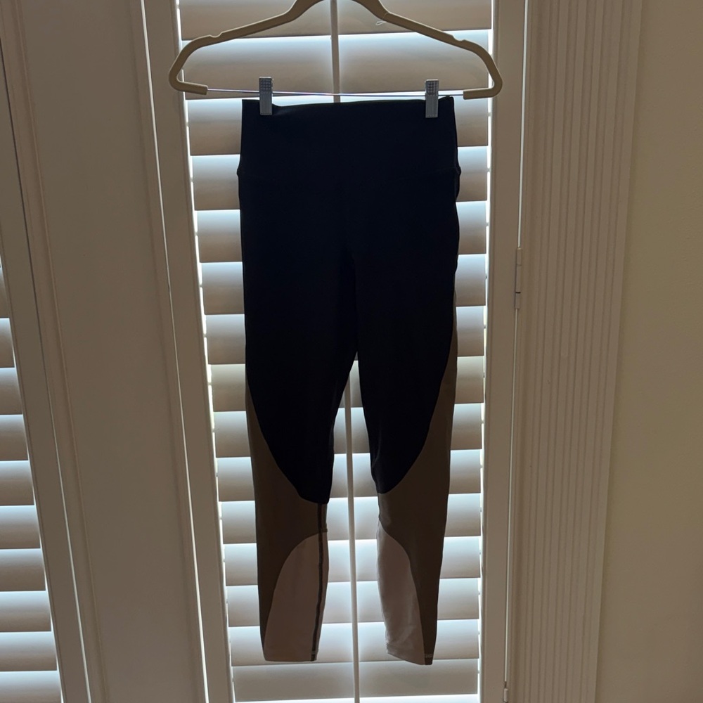 Abercrombie Colorblock Performance Leggings - Black & Taupe